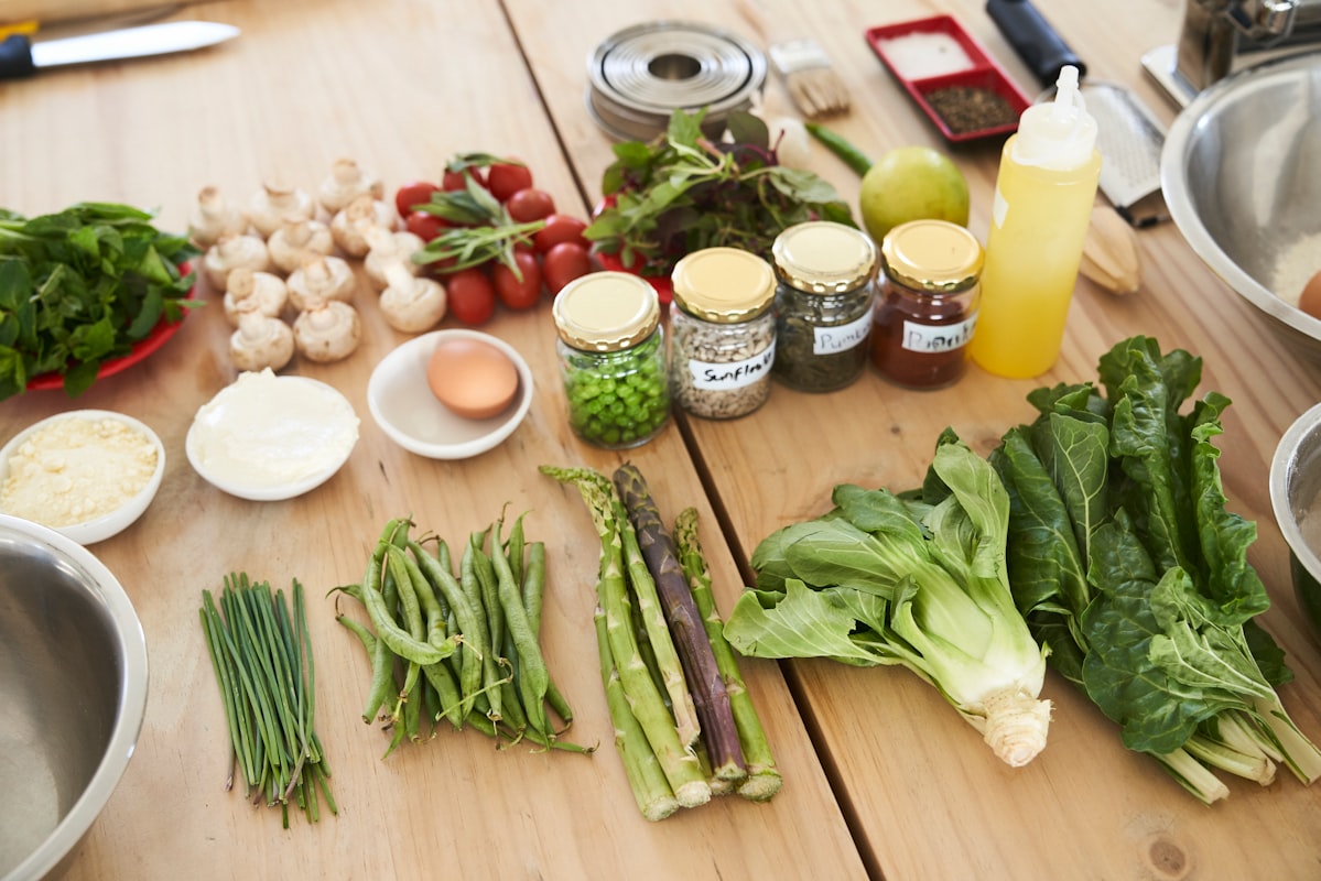 Preparación de comida saludable en la cocina